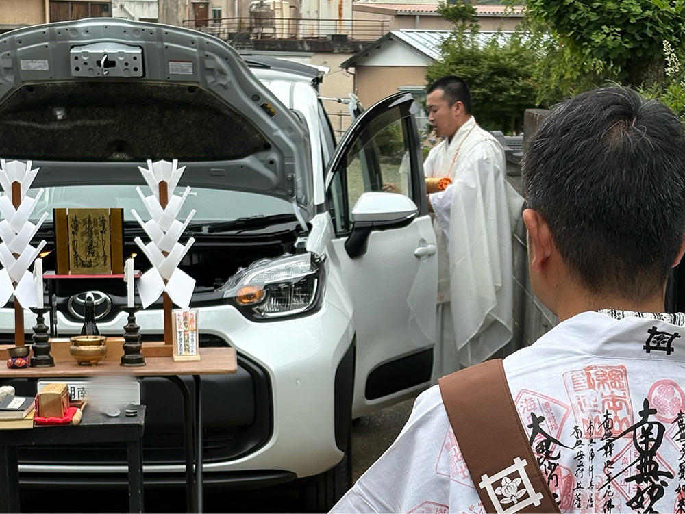 龍源寺の車輛安全祈祷の切り火